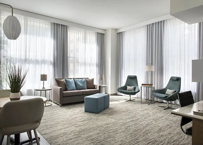 Even Downtown By Ihg