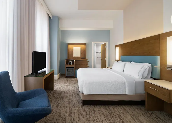 Even Downtown By Ihg Hotel 4*