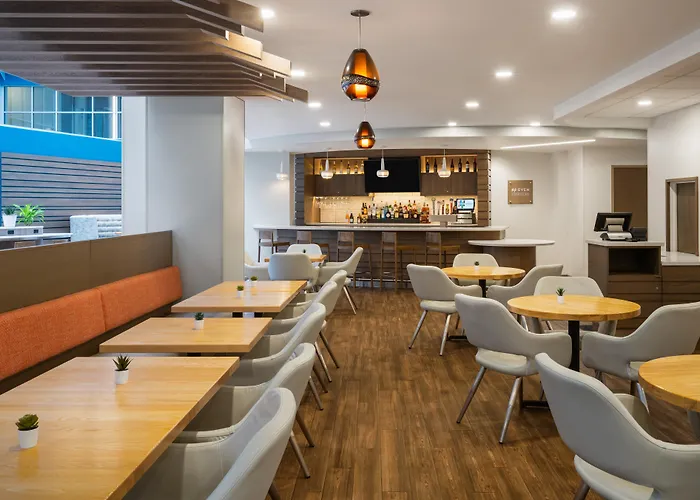 Even Downtown By Ihg 4*