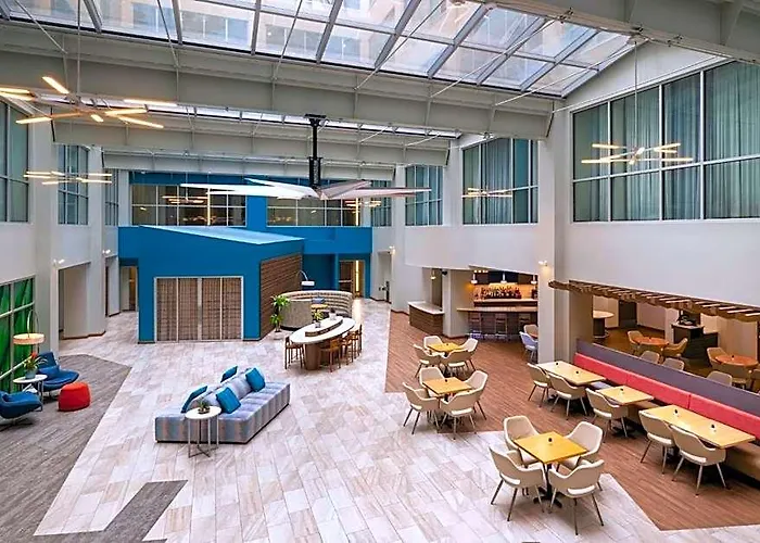 Even Downtown By Ihg 4*